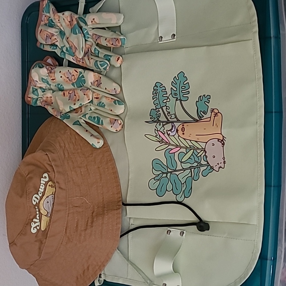 Pusheen Exclusive Spring Box 2022 Gardening Set